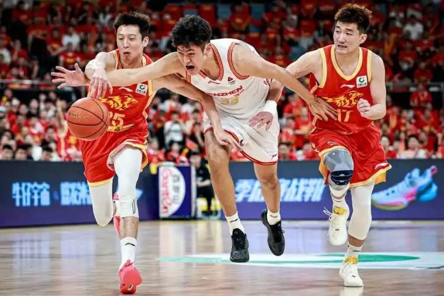 搜球吧 赛季中段盘点：五大联赛争冠梯队与黑马成色观察